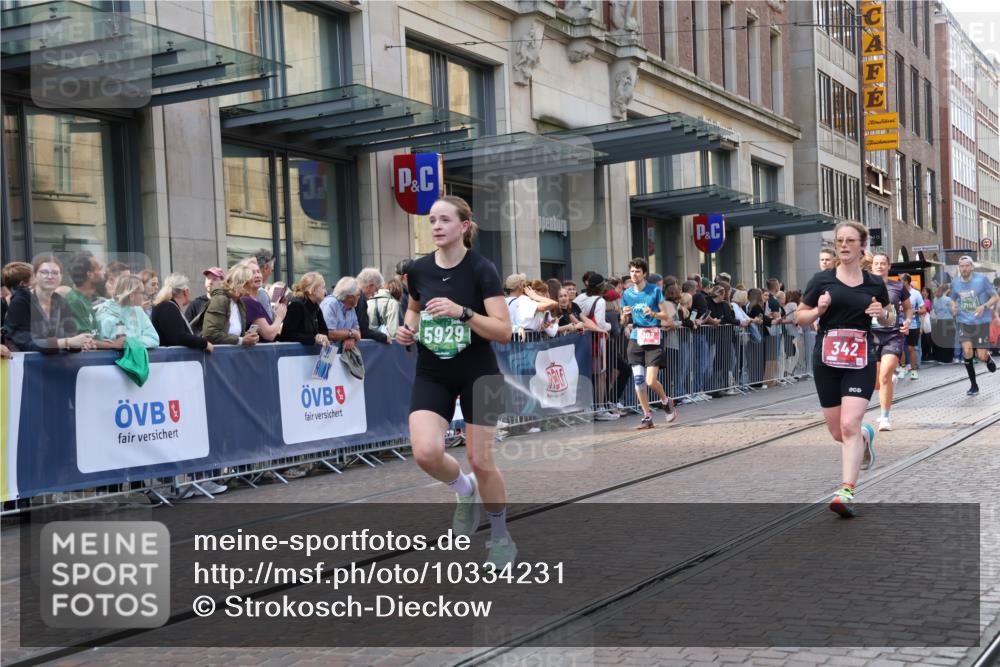 13.09.2026 - 21. swb-Marathon Bremen Strokosch-Dieckow http://msf.ph/oto/10334231 13.09.2026 13:24:05 Ziel 776, 789, 790, 909, 1250, 1582, 2295, 2491, 3375, 3524, 3994, 4000, 4559, 5012, 5208, 5481, 5572, 5668, 5669, 5928, 5929, 5953, 6080, 6105, 7059, 7069, 7081, 7156, 7568, 8082, 8310, 8415, 8784, 8881, 9087, 9264, 9573, 9676, 9916, 10069, 10071, 102, 342, 909, 1199, 2210, 2288, 2370, 2517, 2967, 3044, 3372, 4601, 4671, 5011, 5104, 5116, 5146, 5231, 5257, 5397, 5623, 6105, 6332, 6648, 6772, 7094, 7105, 7216, 7357, 7475, 7761, 8051, 8052, 8179, 10059, 10115, 13007, 13197 meine-sportfotos.de