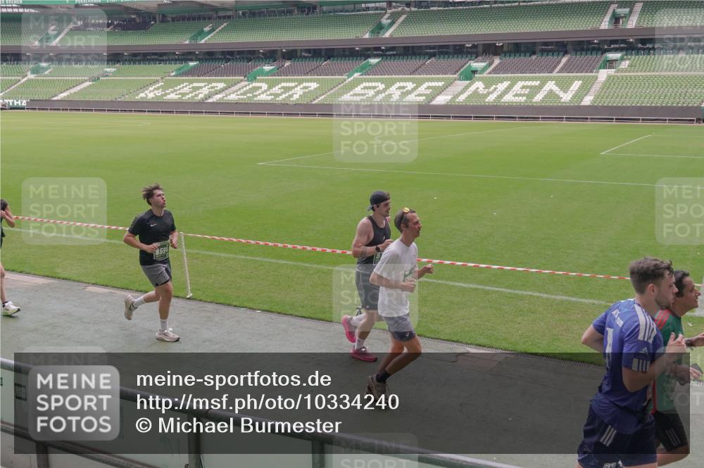 13.09.2026 - 21. swb-Marathon Bremen Michael Burmester http://msf.ph/oto/10334240 13.09.2026 13:07:47 Laufen im Stadion 132, 156, 303, 310, 372, 489, 551, 607, 682, 716, 800, 808, 809, 831, 834, 846, 884, 911, 922, 1083, 1124, 1173, 1189, 1205, 1210, 1285, 1289, 1322, 1364, 1365, 1369, 1387, 1395, 1437, 1532, 1545, 1559, 1600, 1688, 1823, 1831, 1841, 1848, 1854, 1871, 1899, 1926, 1938, 2003, 2041, 2070, 2090, 2215, 2219, 2229, 2275, 2283, 2318, 2356, 2366, 2405, 2440, 2492, 2565, 2611, 2635, 2699, 2707, 2721, 2727, 2731, 2755, 2782, 2802, 2818, 2831, 2866, 2902, 2911, 2930, 2949, 2960, 3067 meine-sportfotos.de