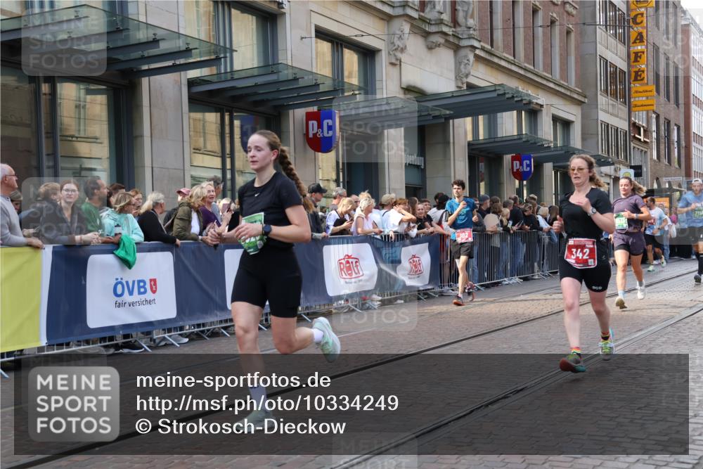 13.09.2026 - 21. swb-Marathon Bremen Strokosch-Dieckow http://msf.ph/oto/10334249 13.09.2026 13:24:06 Ziel 776, 789, 790, 1250, 1582, 2295, 2491, 3375, 3524, 3994, 4000, 4559, 5012, 5208, 5481, 5572, 5668, 5669, 5928, 5929, 5953, 6080, 7059, 7069, 7081, 7156, 7568, 8082, 8310, 8415, 8784, 8881, 9087, 9264, 9573, 9676, 9916, 10069, 10071, 102, 342, 909, 1199, 2210, 2288, 2370, 2517, 2967, 3044, 3372, 4601, 4671, 5011, 5104, 5116, 5146, 5231, 5257, 5397, 5481, 5623, 6105, 6332, 6648, 6772, 7059, 7094, 7105, 7216, 7357, 7475, 7761, 8051, 8052, 8082, 8179, 10059, 10115, 13007, 13197 meine-sportfotos.de