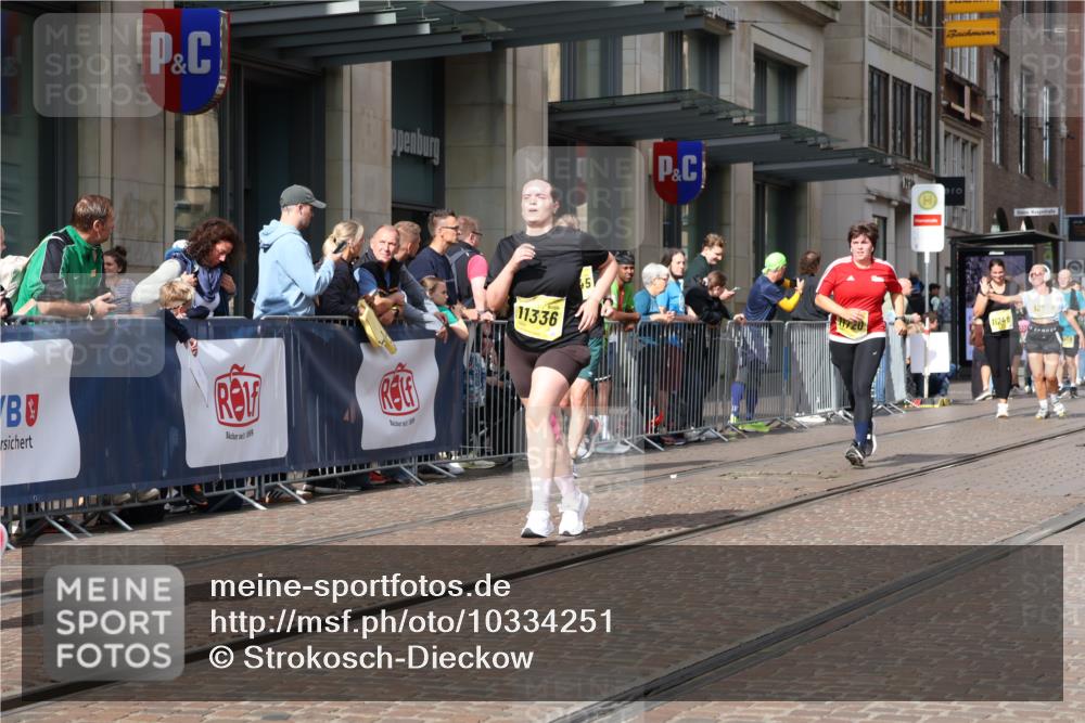 13.09.2026 - 21. swb-Marathon Bremen Strokosch-Dieckow http://msf.ph/oto/10334251 13.09.2026 11:04:07 Ziel 10160, 10182, 10245, 10291, 10526, 10613, 10711, 10755, 10877, 11114, 11214, 11215, 11221, 11248, 11336, 11410, 11720, 11740, 11761, 11991, 12009, 12929, 10152, 10357, 10390, 10403, 10429, 10516, 10607, 10659, 10671, 10672, 10720, 10726, 10796, 10912, 10913, 10918, 11149, 11318, 11319, 11325, 11451, 11470, 11471, 11511, 11539, 11618, 11726, 11909, 11967, 12001, 12103, 12113, 12140, 12260, 12276, 12392, 12433, 12504 meine-sportfotos.de