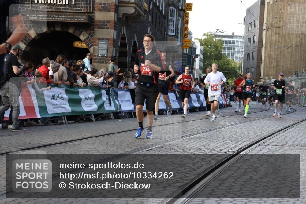 13.09.2026 - 21. swb-Marathon Bremen Strokosch-Dieckow http://msf.ph/oto/10334262 13.09.2026 13:17:09 Ziel 385, 472, 675, 696, 734, 827, 985, 1970, 2319, 2473, 2474, 2809, 3706, 3716, 3961, 4135, 4137, 4485, 5772, 6049, 6531, 6535, 6819, 7297, 7387, 7875, 842, 3148, 4805, 6095, 6734, 6759 meine-sportfotos.de