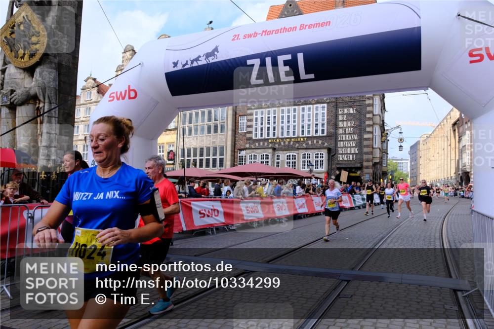 13.09.2026 - 21. swb-Marathon Bremen Tim E. http://msf.ph/oto/10334299 13.09.2026 11:06:03 Ziel 10018, 10168, 10238, 10259, 10260, 10305, 10382, 10457, 10864, 11024, 11164, 11520, 11791, 11947, 12156, 12362, 12378, 12501, 12523, 12528, 12773 meine-sportfotos.de