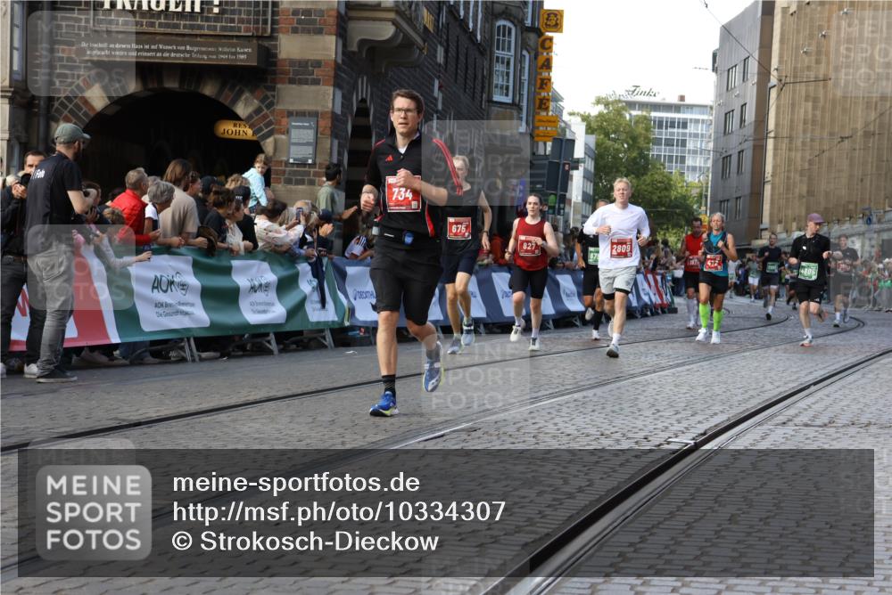13.09.2026 - 21. swb-Marathon Bremen Strokosch-Dieckow http://msf.ph/oto/10334307 13.09.2026 13:17:09 Ziel 385, 472, 675, 696, 734, 827, 985, 1970, 2319, 2473, 2474, 2809, 3706, 3716, 3961, 4135, 4137, 4485, 5772, 6049, 6531, 6535, 6819, 7297, 7387, 7875, 842, 3148, 4805, 6095, 6734, 6759 meine-sportfotos.de
