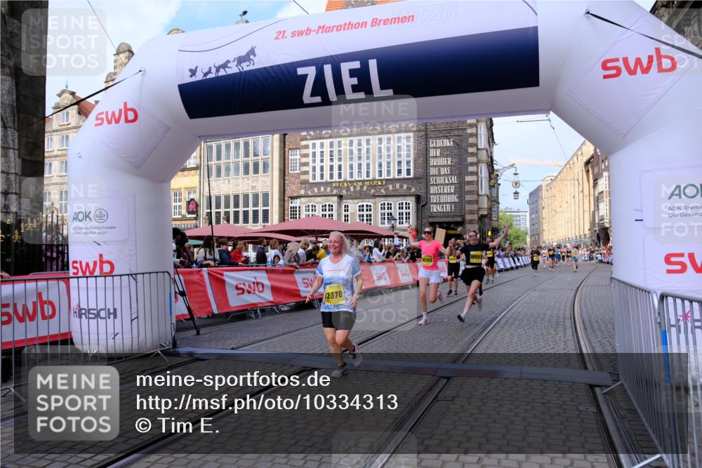 13.09.2026 - 21. swb-Marathon Bremen Tim E. http://msf.ph/oto/10334313 13.09.2026 11:06:05 Ziel 10018, 10168, 10238, 10259, 10260, 10305, 10382, 10457, 10619, 10864, 11024, 11132, 11164, 11477, 11520, 11791, 11947, 12156, 12186, 12378, 12501, 12523, 12528, 12773 meine-sportfotos.de