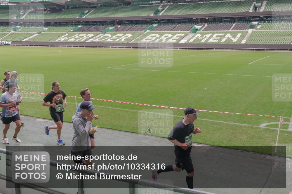 13.09.2026 - 21. swb-Marathon Bremen Michael Burmester http://msf.ph/oto/10334316 13.09.2026 13:07:55 Laufen im Stadion 132, 156, 310, 372, 489, 551, 607, 682, 716, 800, 808, 809, 831, 834, 846, 884, 911, 922, 1083, 1124, 1173, 1189, 1205, 1210, 1285, 1289, 1322, 1364, 1369, 1387, 1395, 1437, 1532, 1545, 1559, 1600, 1688, 1831, 1841, 1848, 1854, 1871, 1899, 1926, 1938, 2003, 2041, 2070, 2090, 2215, 2219, 2229, 2283, 2318, 2366, 2380, 2405, 2440, 2467, 2492, 2565, 2611, 2635, 2699, 2707, 2721, 2727, 2731, 2755, 2782, 2802, 2818, 2831, 2841, 2866, 2897, 2902, 2911, 2930, 2949, 2960, 3067 meine-sportfotos.de