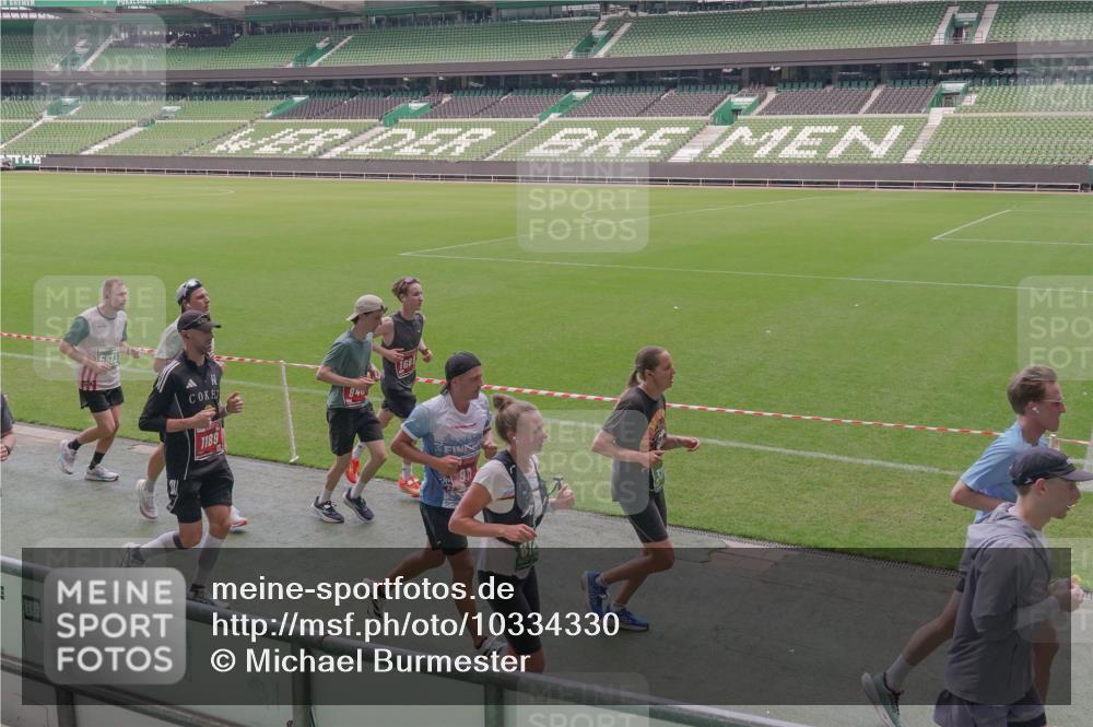 13.09.2026 - 21. swb-Marathon Bremen Michael Burmester http://msf.ph/oto/10334330 13.09.2026 13:07:56 Laufen im Stadion 132, 156, 310, 372, 489, 551, 607, 682, 716, 800, 808, 809, 831, 834, 846, 884, 911, 922, 1083, 1124, 1173, 1189, 1205, 1210, 1285, 1289, 1322, 1364, 1369, 1387, 1395, 1437, 1532, 1545, 1559, 1600, 1688, 1831, 1841, 1848, 1854, 1871, 1899, 1926, 1938, 2003, 2041, 2070, 2090, 2215, 2219, 2229, 2283, 2318, 2366, 2380, 2405, 2440, 2467, 2492, 2565, 2611, 2635, 2699, 2707, 2721, 2727, 2731, 2755, 2782, 2802, 2818, 2831, 2841, 2866, 2897, 2911, 2930, 2949, 2960, 3067 meine-sportfotos.de