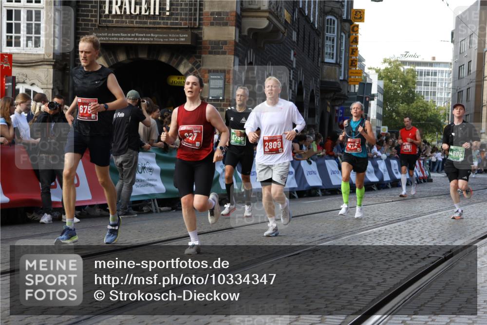 13.09.2026 - 21. swb-Marathon Bremen Strokosch-Dieckow http://msf.ph/oto/10334347 13.09.2026 13:17:11 Ziel 385, 472, 675, 696, 734, 827, 1970, 2319, 2473, 2474, 2809, 3706, 3716, 3961, 4135, 4137, 4485, 5772, 6049, 6531, 6535, 6704, 6819, 7297, 7387, 7875, 842, 3148, 4805, 6095, 6734, 6759, 6803, 8532, 8714 meine-sportfotos.de