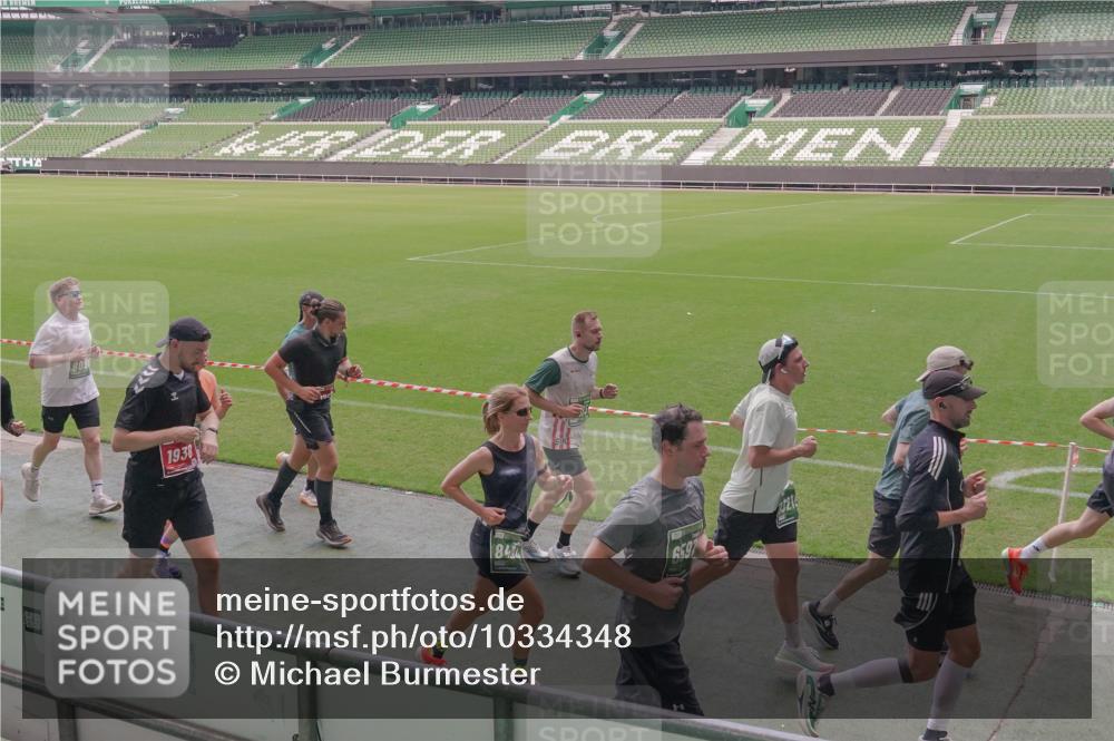 13.09.2026 - 21. swb-Marathon Bremen Michael Burmester http://msf.ph/oto/10334348 13.09.2026 13:07:57 Laufen im Stadion 132, 156, 310, 372, 489, 551, 607, 682, 716, 800, 808, 809, 831, 834, 846, 884, 911, 922, 1083, 1124, 1173, 1189, 1205, 1210, 1285, 1289, 1322, 1364, 1369, 1387, 1395, 1437, 1532, 1545, 1559, 1600, 1688, 1831, 1841, 1848, 1854, 1871, 1899, 1926, 1938, 2003, 2041, 2070, 2090, 2215, 2219, 2229, 2283, 2318, 2366, 2380, 2405, 2440, 2467, 2492, 2565, 2611, 2635, 2699, 2707, 2721, 2727, 2731, 2755, 2782, 2802, 2818, 2831, 2841, 2866, 2897, 2911, 2930, 2949, 2960, 3067 meine-sportfotos.de
