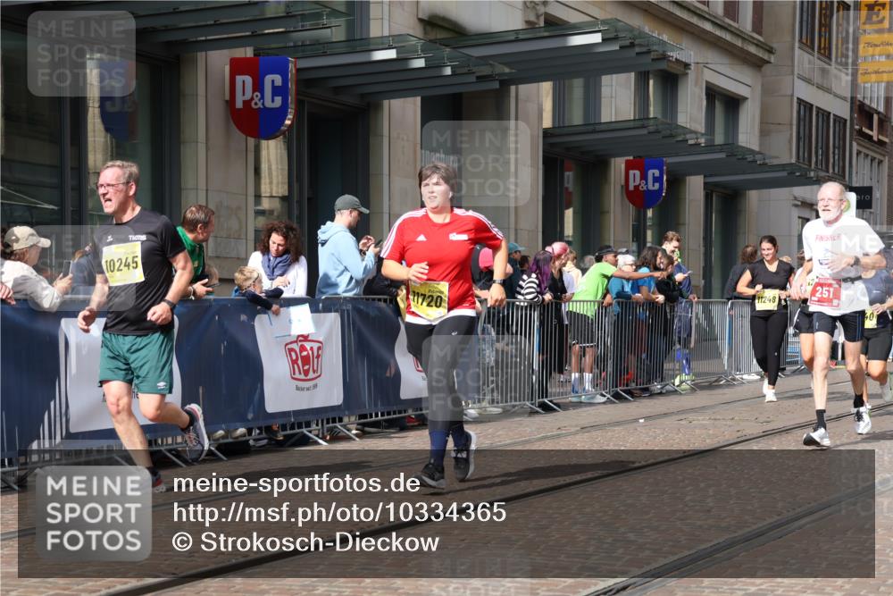 13.09.2026 - 21. swb-Marathon Bremen Strokosch-Dieckow http://msf.ph/oto/10334365 13.09.2026 11:04:10 Ziel 10160, 10182, 10245, 10526, 10613, 10711, 10755, 10877, 11114, 11214, 11215, 11248, 11336, 11364, 11410, 11592, 11720, 11740, 11761, 11991, 12009, 12929, 10152, 10291, 10357, 10390, 10403, 10429, 10516, 10607, 10659, 10671, 10672, 10720, 10726, 10912, 10913, 10918, 11149, 11221, 11318, 11319, 11325, 11451, 11470, 11471, 11511, 11539, 11618, 11726, 11909, 11967, 12001, 12103, 12113, 12140, 12260, 12276, 12392, 12433, 12504 meine-sportfotos.de