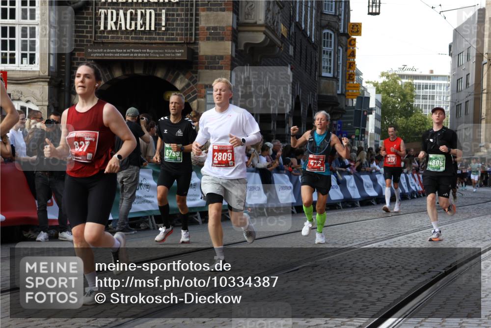 13.09.2026 - 21. swb-Marathon Bremen Strokosch-Dieckow http://msf.ph/oto/10334387 13.09.2026 13:17:12 Ziel 385, 472, 675, 696, 734, 827, 1970, 2319, 2473, 2809, 3706, 3716, 3961, 4135, 4137, 4485, 5772, 6049, 6531, 6535, 6704, 6819, 7297, 7387, 842, 3148, 4805, 6095, 6734, 6759, 6803, 8532, 8714 meine-sportfotos.de