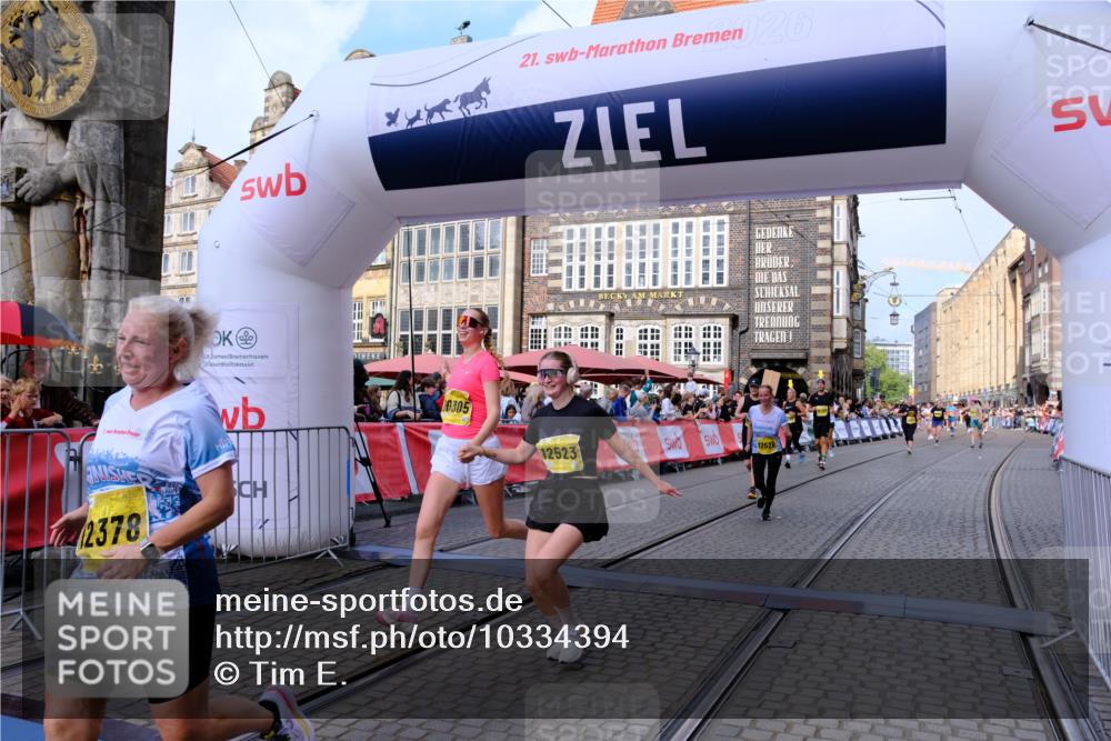 13.09.2026 - 21. swb-Marathon Bremen Tim E. http://msf.ph/oto/10334394 13.09.2026 11:06:06 Ziel 10018, 10168, 10238, 10305, 10382, 10457, 10619, 11024, 11132, 11164, 11477, 11947, 12156, 12186, 12378, 12501, 12523, 12528, 12773 meine-sportfotos.de