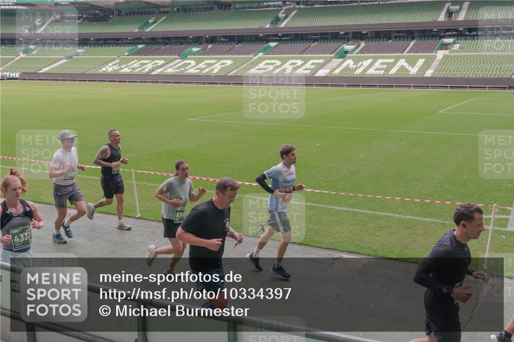 13.09.2026 - 21. swb-Marathon Bremen Michael Burmester http://msf.ph/oto/10334397 13.09.2026 13:08:02 Laufen im Stadion 132, 156, 310, 372, 489, 551, 607, 682, 716, 800, 808, 809, 831, 834, 846, 884, 911, 922, 1025, 1083, 1124, 1173, 1189, 1210, 1285, 1289, 1322, 1364, 1369, 1387, 1395, 1437, 1532, 1545, 1559, 1600, 1688, 1831, 1841, 1854, 1871, 1899, 1926, 1938, 2003, 2041, 2070, 2090, 2215, 2219, 2229, 2283, 2318, 2366, 2380, 2405, 2440, 2467, 2492, 2565, 2611, 2635, 2699, 2707, 2721, 2727, 2731, 2755, 2782, 2802, 2818, 2823, 2831, 2841, 2866, 2897, 2911, 2930, 2949, 2960, 3067 meine-sportfotos.de