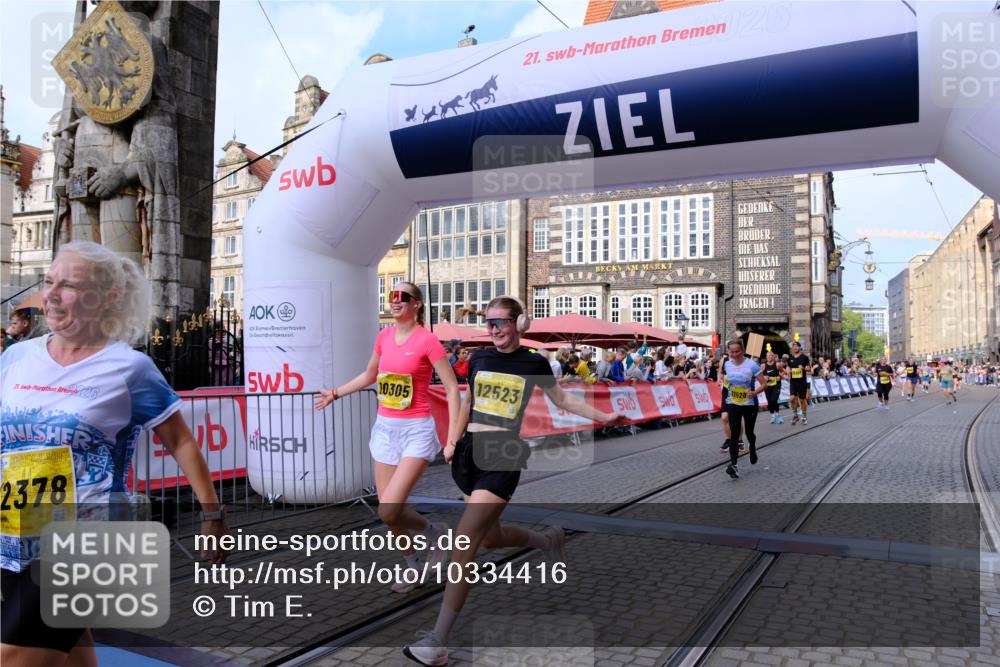 13.09.2026 - 21. swb-Marathon Bremen Tim E. http://msf.ph/oto/10334416 13.09.2026 11:06:06 Ziel 10018, 10168, 10238, 10305, 10382, 10457, 10619, 11024, 11132, 11164, 11477, 11947, 12156, 12186, 12378, 12501, 12523, 12528, 12773 meine-sportfotos.de
