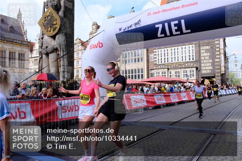 13.09.2026 - 21. swb-Marathon Bremen Tim E. http://msf.ph/oto/10334441 13.09.2026 11:06:06 Ziel 10018, 10168, 10238, 10305, 10382, 10457, 10619, 11024, 11132, 11164, 11477, 11947, 12156, 12186, 12378, 12501, 12523, 12528, 12773 meine-sportfotos.de