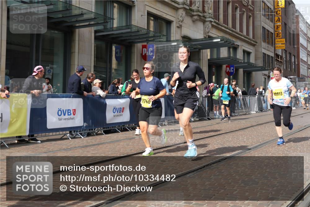 13.09.2026 - 21. swb-Marathon Bremen Strokosch-Dieckow http://msf.ph/oto/10334482 13.09.2026 11:04:14 Ziel 10160, 10245, 10481, 10526, 10613, 10711, 10755, 10877, 11114, 11214, 11215, 11248, 11364, 11366, 11410, 11592, 11705, 11720, 11740, 11761, 11991, 12009, 12929, 10182, 10291, 10390, 10403, 10516, 10607, 10613, 10659, 10671, 10672, 10720, 10726, 10912, 10913, 11149, 11221, 11318, 11319, 11336, 11470, 11471, 11511, 11539, 11618, 11726, 11909, 12001, 12103, 12113, 12140, 12260, 12276, 12392, 12433, 12504 meine-sportfotos.de