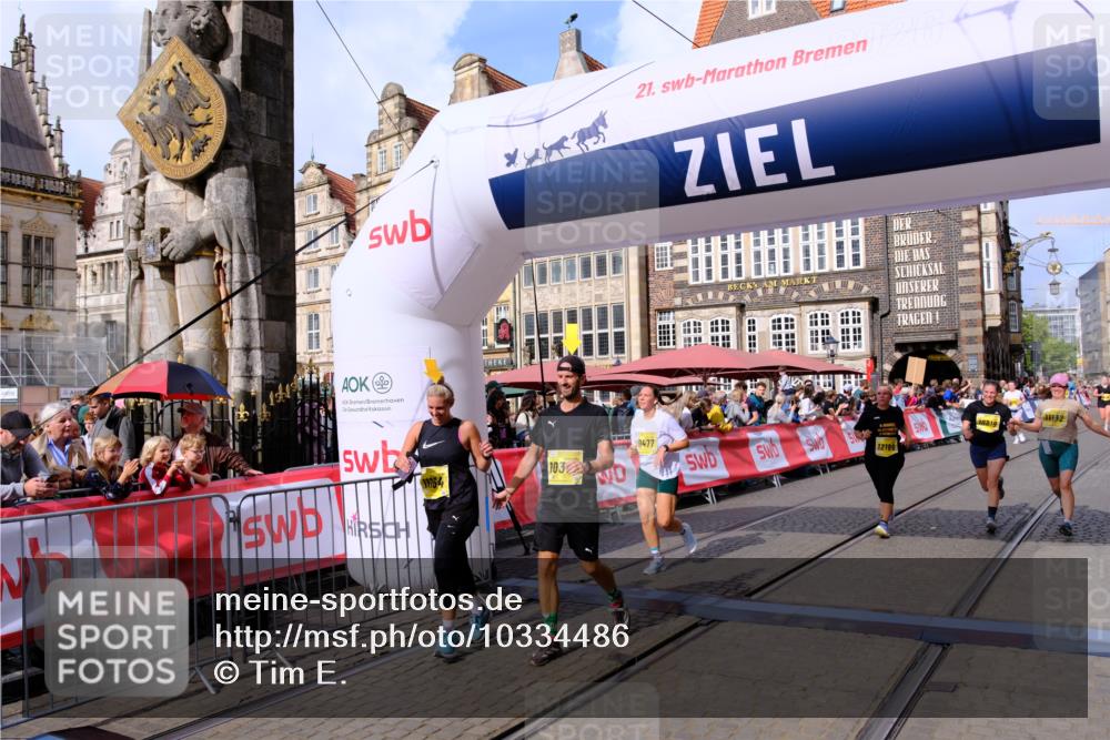 13.09.2026 - 21. swb-Marathon Bremen Tim E. http://msf.ph/oto/10334486 13.09.2026 11:06:12 Ziel 10018, 10168, 10204, 10305, 10382, 10619, 10662, 11024, 11132, 11156, 11164, 11477, 11775, 12186, 12378, 12486, 12523, 12528, 12773 meine-sportfotos.de
