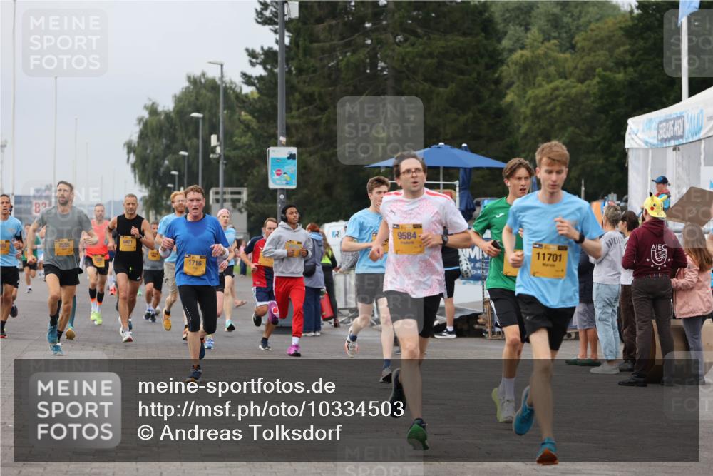 13.09.2026 - Kiel Lauf Andreas Tolksdorf http://msf.ph/oto/10334503 13.09.2026 09:52:23 Kiellinie 102, 7595, 6421, 1716, 12, 9584, 11701 meine-sportfotos.de