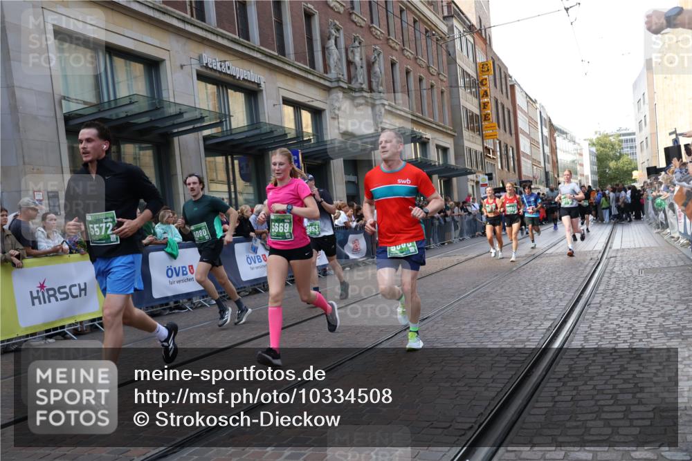 13.09.2026 - 21. swb-Marathon Bremen Strokosch-Dieckow http://msf.ph/oto/10334508 13.09.2026 13:24:15 Ziel 282, 789, 790, 1250, 1516, 1582, 2280, 3375, 3524, 3994, 4000, 4277, 5328, 5572, 5668, 5669, 5929, 5953, 6080, 6626, 7156, 7568, 8310, 8415, 8636, 8784, 8881, 9264, 9541, 9573, 9676, 10069, 10071, 10097, 102, 342, 776, 909, 1199, 1250, 2210, 2295, 2370, 2491, 2967, 3044, 3372, 4559, 5012, 5104, 5146, 5208, 5257, 5397, 5481, 5623, 5928, 6105, 6772, 7059, 7069, 7081, 7094, 7105, 7761, 8082, 8179, 8415, 9087, 9916, 10059, 13007 meine-sportfotos.de