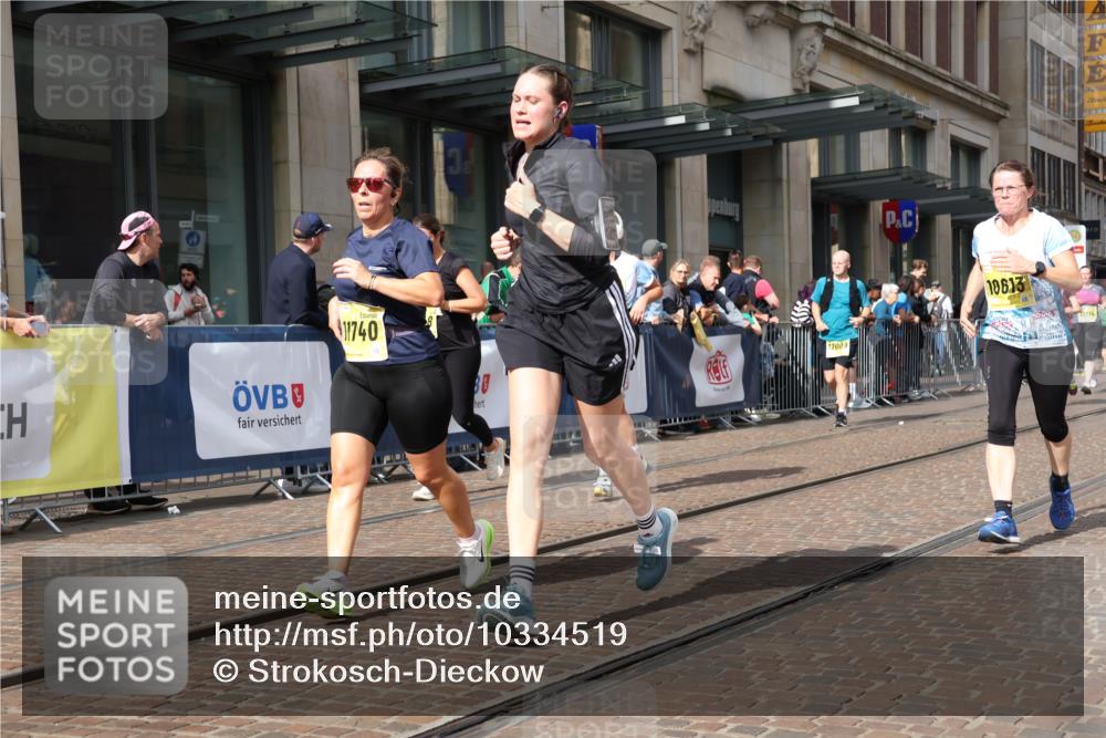 13.09.2026 - 21. swb-Marathon Bremen Strokosch-Dieckow http://msf.ph/oto/10334519 13.09.2026 11:04:15 Ziel 10160, 10245, 10481, 10526, 10711, 10755, 10877, 11114, 11214, 11215, 11248, 11364, 11366, 11410, 11592, 11705, 11720, 11740, 11761, 11991, 12009, 12929, 10182, 10291, 10390, 10403, 10516, 10607, 10613, 10659, 10671, 10672, 10720, 10726, 10912, 10913, 11149, 11221, 11318, 11319, 11336, 11470, 11471, 11511, 11539, 11618, 11720, 11726, 11909, 12001, 12103, 12113, 12140, 12260, 12276, 12392, 12433 meine-sportfotos.de