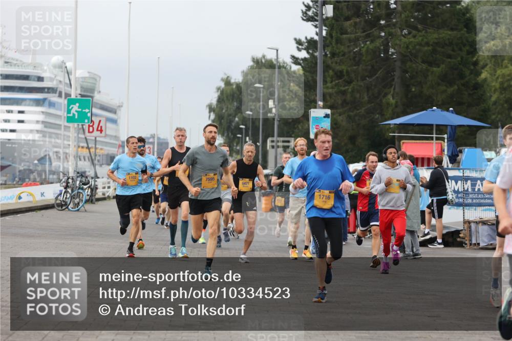 13.09.2026 - Kiel Lauf Andreas Tolksdorf http://msf.ph/oto/10334523 13.09.2026 09:52:24 Kiellinie 4, 1102, 3, 7595, 6421, 1716 meine-sportfotos.de