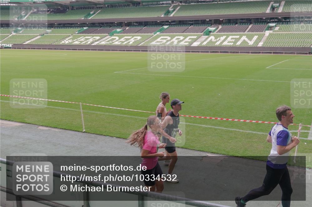 13.09.2026 - 21. swb-Marathon Bremen Michael Burmester http://msf.ph/oto/10334532 13.09.2026 13:08:24 Laufen im Stadion 132, 156, 489, 549, 551, 607, 625, 682, 716, 800, 808, 809, 834, 846, 884, 911, 922, 1025, 1124, 1150, 1173, 1189, 1210, 1285, 1289, 1322, 1364, 1387, 1395, 1398, 1532, 1559, 1600, 1688, 1831, 1841, 1854, 1871, 1880, 1899, 1926, 1938, 2003, 2041, 2070, 2215, 2219, 2229, 2243, 2283, 2318, 2366, 2380, 2405, 2413, 2429, 2441, 2467, 2492, 2565, 2611, 2635, 2692, 2699, 2721, 2727, 2731, 2755, 2782, 2802, 2818, 2823, 2831, 2841, 2866, 2897, 2911, 2930, 2941, 2949, 2960, 3067 meine-sportfotos.de