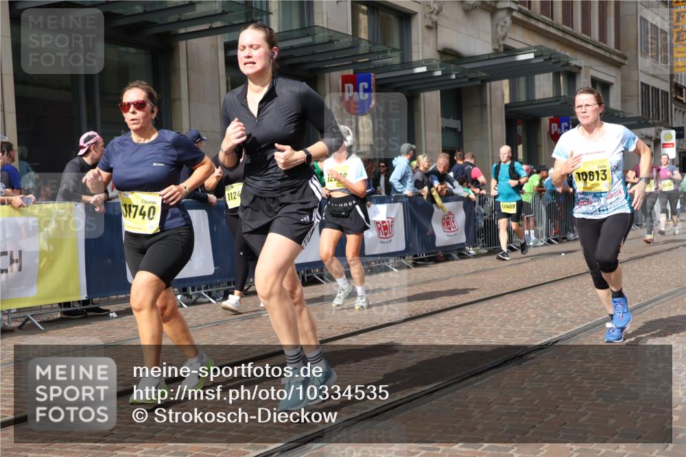 13.09.2026 - 21. swb-Marathon Bremen Strokosch-Dieckow http://msf.ph/oto/10334535 13.09.2026 11:04:15 Ziel 10160, 10245, 10481, 10526, 10711, 10755, 10877, 11114, 11214, 11215, 11248, 11364, 11366, 11410, 11592, 11705, 11720, 11740, 11761, 11991, 12009, 12929, 10182, 10291, 10390, 10403, 10516, 10607, 10613, 10659, 10671, 10672, 10720, 10726, 10912, 10913, 11149, 11221, 11318, 11319, 11336, 11470, 11471, 11511, 11539, 11618, 11720, 11726, 11909, 12001, 12103, 12113, 12140, 12260, 12276, 12392, 12433 meine-sportfotos.de