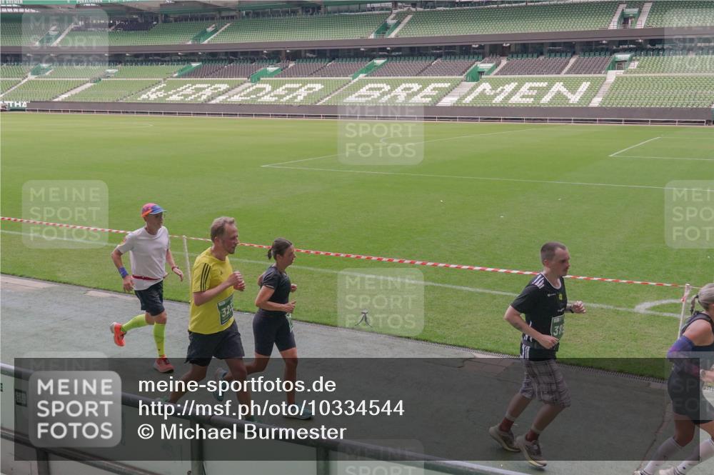 13.09.2026 - 21. swb-Marathon Bremen Michael Burmester http://msf.ph/oto/10334544 13.09.2026 13:08:26 Laufen im Stadion 132, 156, 489, 549, 551, 607, 625, 682, 716, 800, 808, 809, 813, 834, 846, 884, 911, 922, 1025, 1124, 1150, 1173, 1189, 1210, 1285, 1289, 1322, 1364, 1387, 1395, 1398, 1532, 1559, 1600, 1688, 1831, 1841, 1854, 1880, 1899, 1926, 1938, 2003, 2041, 2070, 2208, 2215, 2219, 2229, 2243, 2283, 2318, 2366, 2380, 2405, 2413, 2429, 2441, 2467, 2492, 2565, 2611, 2635, 2692, 2699, 2721, 2727, 2731, 2755, 2782, 2802, 2818, 2823, 2831, 2841, 2866, 2897, 2911, 2930, 2941, 2949, 2960, 3067 meine-sportfotos.de
