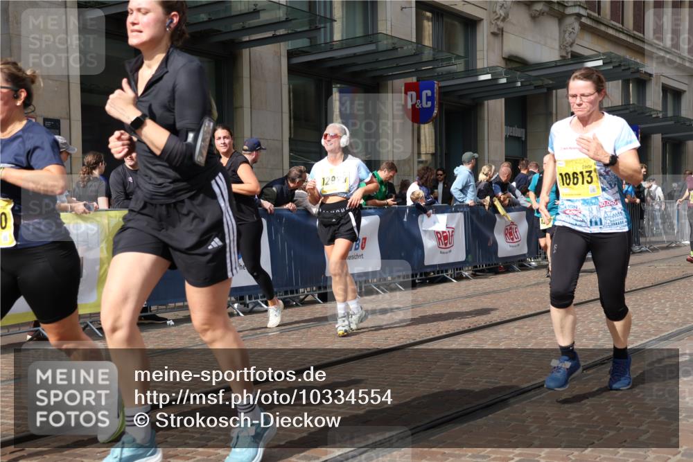 13.09.2026 - 21. swb-Marathon Bremen Strokosch-Dieckow http://msf.ph/oto/10334554 13.09.2026 11:04:16 Ziel 10160, 10245, 10283, 10481, 10526, 10711, 10755, 10877, 11114, 11214, 11215, 11248, 11364, 11366, 11410, 11592, 11705, 11740, 11761, 11991, 12009, 12929, 10182, 10291, 10390, 10516, 10607, 10613, 10659, 10671, 10672, 10720, 10726, 10912, 10913, 11221, 11318, 11319, 11336, 11470, 11471, 11539, 11618, 11720, 11726, 11909, 12001, 12103, 12113, 12140, 12260, 12276, 12392, 12433 meine-sportfotos.de