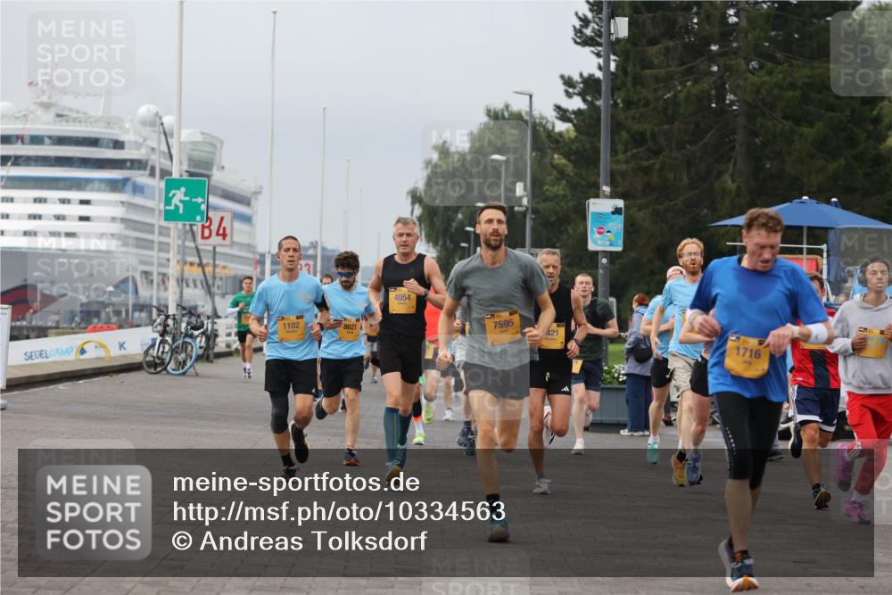 13.09.2026 - Kiel Lauf Andreas Tolksdorf http://msf.ph/oto/10334563 13.09.2026 09:52:25 Kiellinie 4, 1102, 8621, 4054, 7595, 421, 1716 meine-sportfotos.de