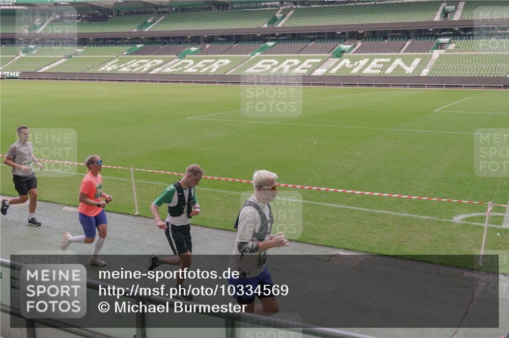 13.09.2026 - 21. swb-Marathon Bremen Michael Burmester http://msf.ph/oto/10334569 13.09.2026 13:08:29 Laufen im Stadion 132, 156, 489, 549, 551, 563, 607, 625, 682, 800, 808, 809, 813, 834, 846, 884, 911, 922, 1025, 1072, 1124, 1150, 1173, 1189, 1210, 1285, 1289, 1322, 1364, 1387, 1395, 1398, 1532, 1559, 1600, 1688, 1831, 1841, 1854, 1880, 1899, 1926, 1938, 2003, 2041, 2070, 2208, 2215, 2219, 2229, 2243, 2283, 2318, 2366, 2380, 2405, 2413, 2429, 2441, 2467, 2492, 2565, 2611, 2635, 2692, 2727, 2731, 2755, 2782, 2802, 2823, 2831, 2841, 2866, 2897, 2911, 2930, 2941, 2949, 2960, 3067 meine-sportfotos.de