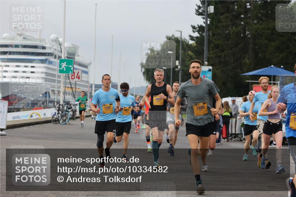13.09.2026 - Kiel Lauf Andreas Tolksdorf http://msf.ph/oto/10334582 13.09.2026 09:52:26 Kiellinie 34, 1102, 8621, 4054, 11, 7595 meine-sportfotos.de
