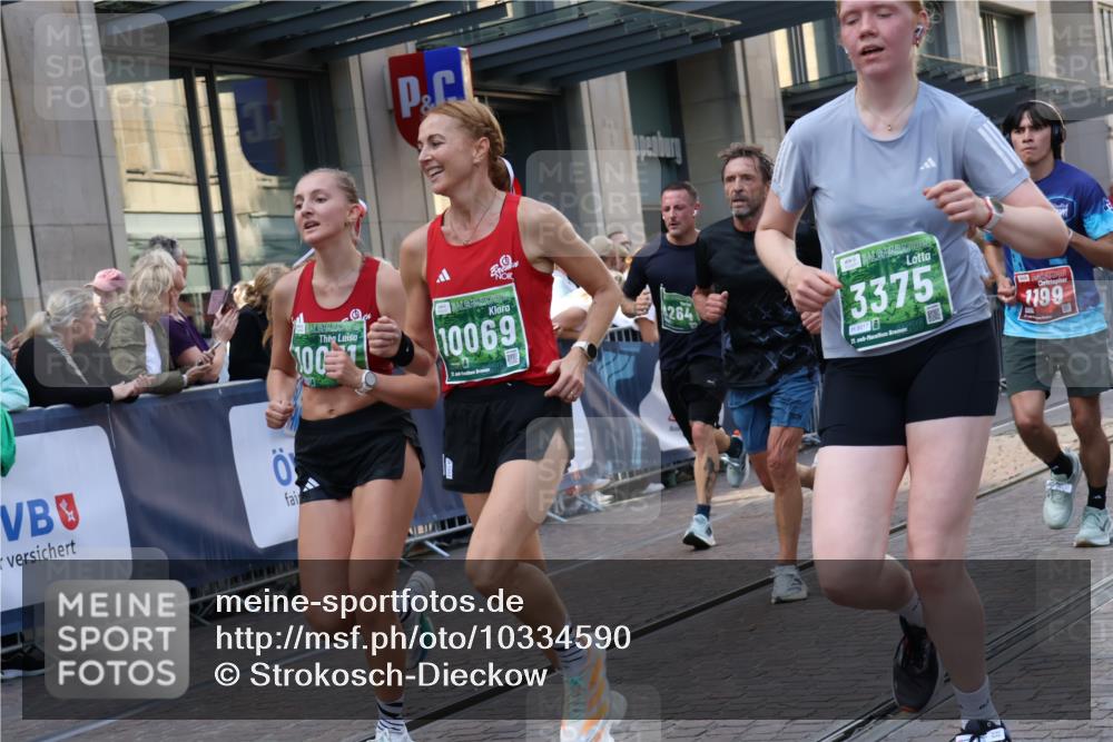 13.09.2026 - 21. swb-Marathon Bremen Strokosch-Dieckow http://msf.ph/oto/10334590 13.09.2026 13:24:18 Ziel 282, 789, 790, 1516, 1582, 2280, 3375, 3524, 3994, 4198, 4262, 4277, 5328, 5572, 5664, 5668, 5669, 5953, 6080, 6626, 7156, 7568, 8310, 8636, 8784, 8881, 9264, 9541, 9573, 9676, 10069, 10071, 10097, 10103, 102, 776, 909, 1199, 1250, 2210, 2295, 2370, 2491, 2967, 3044, 3372, 4000, 4559, 5012, 5104, 5208, 5257, 5397, 5481, 5623, 5928, 5929, 6105, 6772, 7059, 7069, 7081, 7094, 8082, 8179, 8415, 9087, 9916 meine-sportfotos.de