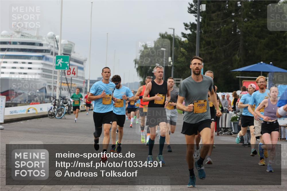 13.09.2026 - Kiel Lauf Andreas Tolksdorf http://msf.ph/oto/10334591 13.09.2026 09:52:26 Kiellinie 4, 1102, 8621, 222, 7595, 231 meine-sportfotos.de