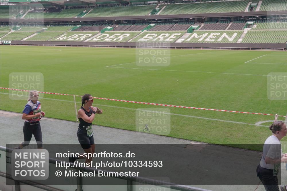 13.09.2026 - 21. swb-Marathon Bremen Michael Burmester http://msf.ph/oto/10334593 13.09.2026 13:08:33 Laufen im Stadion 132, 156, 383, 489, 549, 551, 563, 607, 625, 682, 800, 808, 809, 813, 834, 846, 884, 911, 1025, 1072, 1124, 1150, 1173, 1189, 1210, 1285, 1289, 1322, 1364, 1387, 1395, 1398, 1532, 1559, 1600, 1688, 1831, 1841, 1854, 1880, 1899, 1926, 2003, 2041, 2070, 2208, 2215, 2219, 2229, 2243, 2283, 2318, 2366, 2380, 2405, 2413, 2429, 2441, 2467, 2492, 2565, 2611, 2635, 2692, 2727, 2731, 2755, 2782, 2802, 2823, 2831, 2841, 2866, 2897, 2911, 2930, 2931, 2941, 2949, 2960, 3067, 3437, 3857 meine-sportfotos.de