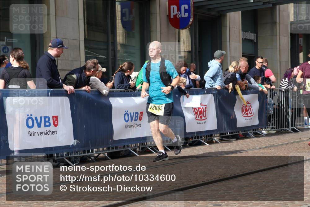 13.09.2026 - 21. swb-Marathon Bremen Strokosch-Dieckow http://msf.ph/oto/10334600 13.09.2026 11:04:17 Ziel 10160, 10198, 10245, 10283, 10481, 10526, 10711, 10755, 10877, 10940, 11114, 11214, 11215, 11248, 11364, 11366, 11410, 11592, 11705, 11740, 11761, 11991, 12005, 12009, 12929, 10182, 10291, 10390, 10516, 10607, 10613, 10659, 10671, 10672, 10720, 10726, 10912, 10913, 11221, 11318, 11319, 11336, 11470, 11471, 11539, 11618, 11720, 11726, 11740, 11909, 12001, 12103, 12113, 12140, 12260, 12276, 12392, 12433 meine-sportfotos.de