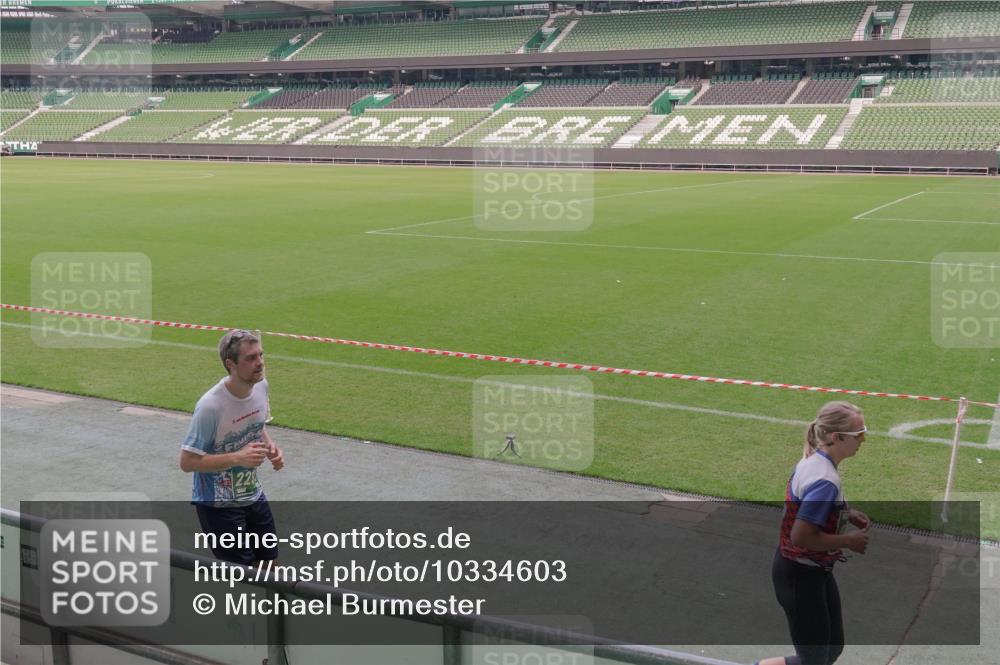 13.09.2026 - 21. swb-Marathon Bremen Michael Burmester http://msf.ph/oto/10334603 13.09.2026 13:08:34 Laufen im Stadion 132, 156, 383, 489, 549, 551, 563, 607, 625, 682, 800, 808, 809, 813, 834, 846, 884, 911, 1025, 1072, 1124, 1150, 1173, 1189, 1210, 1285, 1289, 1322, 1364, 1387, 1395, 1398, 1532, 1559, 1600, 1688, 1831, 1841, 1854, 1880, 1899, 1926, 2003, 2041, 2070, 2208, 2215, 2229, 2243, 2283, 2318, 2366, 2380, 2405, 2413, 2429, 2441, 2467, 2492, 2565, 2611, 2635, 2692, 2727, 2731, 2755, 2782, 2802, 2823, 2831, 2841, 2866, 2897, 2911, 2930, 2931, 2941, 2949, 2960, 3067, 3437, 3857 meine-sportfotos.de