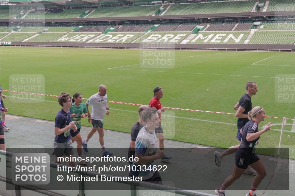 13.09.2026 - 21. swb-Marathon Bremen Michael Burmester http://msf.ph/oto/10334622 13.09.2026 13:08:39 Laufen im Stadion 132, 383, 489, 532, 549, 551, 563, 607, 625, 682, 800, 808, 809, 813, 834, 846, 884, 911, 1025, 1072, 1124, 1150, 1173, 1189, 1210, 1285, 1289, 1322, 1364, 1387, 1395, 1398, 1532, 1559, 1600, 1688, 1831, 1841, 1854, 1880, 1899, 1926, 2003, 2041, 2070, 2208, 2215, 2229, 2243, 2283, 2366, 2380, 2405, 2413, 2429, 2441, 2467, 2492, 2565, 2611, 2635, 2692, 2727, 2731, 2755, 2782, 2802, 2823, 2831, 2841, 2866, 2897, 2930, 2931, 2941, 2949, 3067, 3437, 3857 meine-sportfotos.de