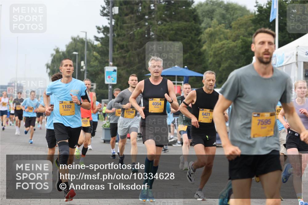 13.09.2026 - Kiel Lauf Andreas Tolksdorf http://msf.ph/oto/10334628 13.09.2026 09:52:28 Kiellinie 83, 38, 1102, 2226, 11348, 38, 4054, 39, 6421, 7595, 167, 0, 231 meine-sportfotos.de