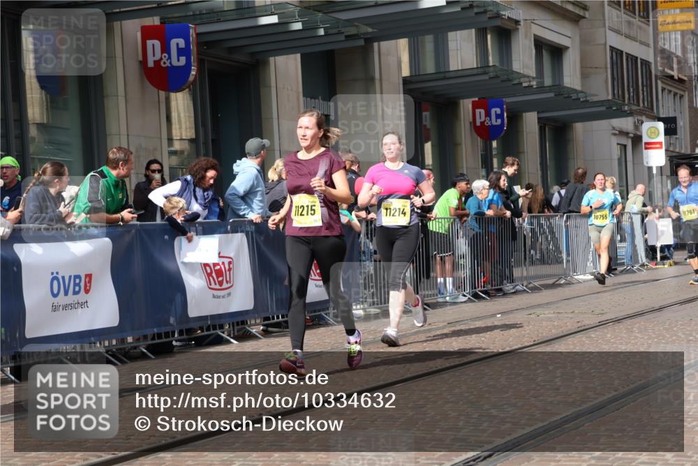 13.09.2026 - 21. swb-Marathon Bremen Strokosch-Dieckow http://msf.ph/oto/10334632 13.09.2026 11:04:18 Ziel 10160, 10198, 10245, 10283, 10481, 10526, 10711, 10755, 10877, 10940, 11006, 11114, 11214, 11215, 11248, 11364, 11366, 11410, 11592, 11705, 11761, 11991, 12005, 12009, 12929, 10182, 10291, 10390, 10516, 10526, 10607, 10613, 10671, 10672, 10726, 10912, 10913, 11214, 11215, 11221, 11318, 11319, 11336, 11470, 11471, 11539, 11618, 11720, 11726, 11740, 11909, 12001, 12103, 12113, 12140, 12260, 12276, 12392, 12433 meine-sportfotos.de