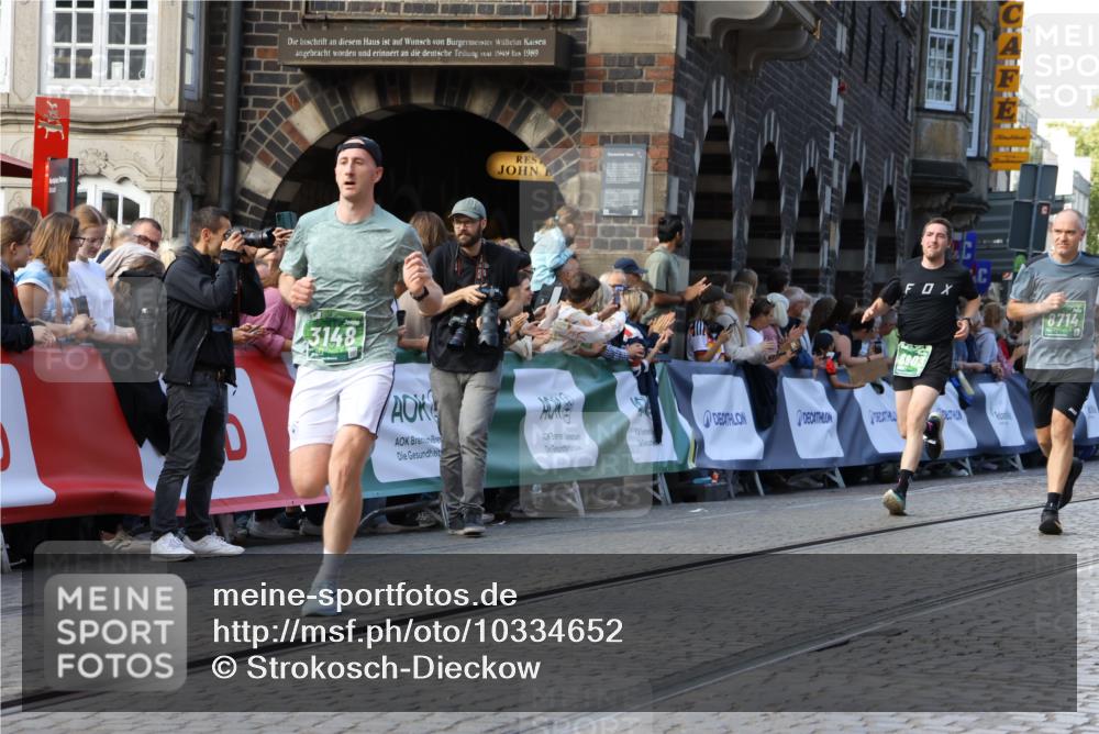 13.09.2026 - 21. swb-Marathon Bremen Strokosch-Dieckow http://msf.ph/oto/10334652 13.09.2026 13:17:23 Ziel 385, 1970, 2052, 2319, 3246, 3706, 4156, 6049, 6624, 6704, 6819, 6953, 7284, 7297, 8111, 8418, 8858, 560, 2008, 2234, 3760, 4171, 5041, 5550, 6803, 7901, 8100, 8250, 8253, 8446, 8532, 8714, 9075, 9400 meine-sportfotos.de