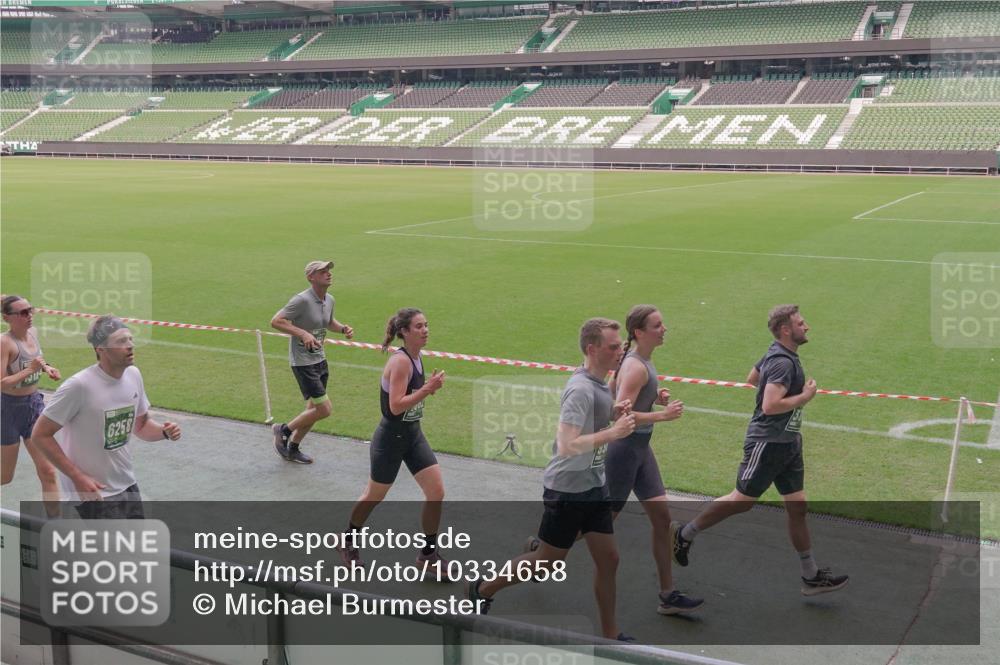 13.09.2026 - 21. swb-Marathon Bremen Michael Burmester http://msf.ph/oto/10334658 13.09.2026 13:08:43 Laufen im Stadion 383, 489, 532, 549, 551, 563, 607, 625, 682, 800, 808, 809, 813, 846, 884, 898, 911, 1025, 1072, 1124, 1150, 1173, 1189, 1210, 1285, 1289, 1322, 1364, 1387, 1395, 1398, 1532, 1559, 1600, 1688, 1831, 1841, 1854, 1880, 1899, 2003, 2041, 2070, 2208, 2215, 2229, 2243, 2283, 2366, 2380, 2405, 2413, 2429, 2441, 2467, 2471, 2492, 2565, 2611, 2635, 2692, 2727, 2731, 2755, 2782, 2802, 2823, 2831, 2841, 2866, 2897, 2930, 2931, 2941, 2949, 3067, 3316, 3437, 3707, 3857 meine-sportfotos.de