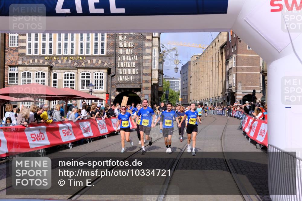 13.09.2026 - 21. swb-Marathon Bremen Tim E. http://msf.ph/oto/10334721 13.09.2026 11:06:32 Ziel 10375, 10376, 10681, 10682, 11029, 11340, 11374, 11432, 11460, 11674, 11690, 11729, 11775, 11786, 11849, 12479 meine-sportfotos.de