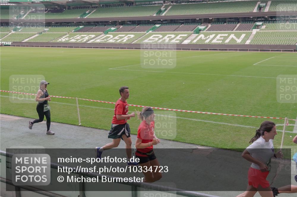 13.09.2026 - 21. swb-Marathon Bremen Michael Burmester http://msf.ph/oto/10334723 13.09.2026 13:08:49 Laufen im Stadion 383, 391, 489, 532, 549, 551, 563, 625, 682, 800, 808, 809, 813, 884, 898, 911, 1025, 1072, 1124, 1150, 1173, 1210, 1285, 1289, 1322, 1364, 1395, 1398, 1532, 1559, 1688, 1831, 1854, 1880, 1899, 2003, 2041, 2208, 2215, 2229, 2243, 2283, 2366, 2380, 2405, 2413, 2429, 2441, 2467, 2471, 2492, 2525, 2565, 2611, 2635, 2692, 2727, 2755, 2782, 2802, 2823, 2831, 2841, 2866, 2897, 2930, 2931, 2941, 2949, 3032, 3067, 3316, 3333, 3398, 3437, 3707, 3857, 109 meine-sportfotos.de