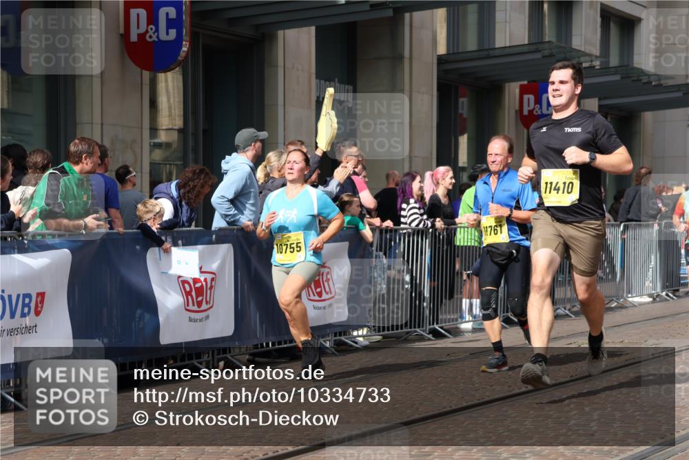 13.09.2026 - 21. swb-Marathon Bremen Strokosch-Dieckow http://msf.ph/oto/10334733 13.09.2026 11:04:22 Ziel 10160, 10198, 10283, 10315, 10481, 10711, 10729, 10755, 10855, 10856, 10877, 10940, 11006, 11114, 11364, 11366, 11395, 11518, 11592, 11705, 11757, 11761, 11991, 12005, 12420, 12493, 12495, 12498, 12500, 12502, 12563, 10182, 10245, 10291, 10390, 10516, 10526, 10613, 10671, 10672, 10726, 10912, 10913, 11214, 11215, 11221, 11248, 11318, 11336, 11410, 11539, 11720, 11726, 11740, 11909, 12001, 12009, 12103, 12113, 12276, 12929 meine-sportfotos.de