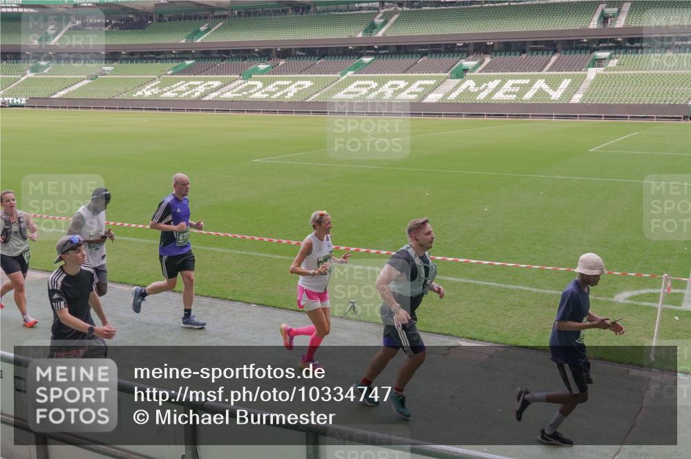13.09.2026 - 21. swb-Marathon Bremen Michael Burmester http://msf.ph/oto/10334747 13.09.2026 13:08:53 Laufen im Stadion 383, 391, 489, 532, 549, 551, 563, 625, 682, 800, 808, 809, 813, 884, 898, 911, 1025, 1072, 1124, 1150, 1173, 1210, 1285, 1289, 1322, 1364, 1395, 1398, 1532, 1559, 1688, 1831, 1854, 1880, 1899, 2003, 2041, 2208, 2215, 2229, 2243, 2283, 2366, 2380, 2405, 2413, 2429, 2441, 2467, 2471, 2492, 2525, 2565, 2611, 2635, 2692, 2727, 2782, 2802, 2823, 2831, 2841, 2866, 2897, 2930, 2931, 2941, 2949, 3032, 3067, 3316, 3333, 3398, 3437, 3707, 3769, 3857, 109 meine-sportfotos.de