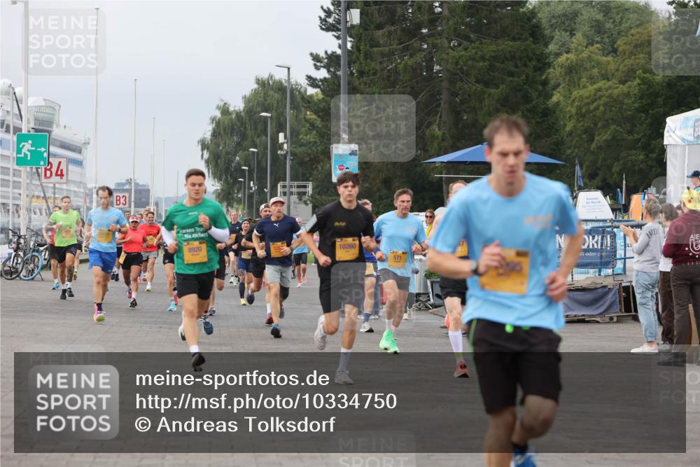 13.09.2026 - Kiel Lauf Andreas Tolksdorf http://msf.ph/oto/10334750 13.09.2026 09:52:34 Kiellinie 3, 4, 3, 8920, 10260, 571, 111 meine-sportfotos.de