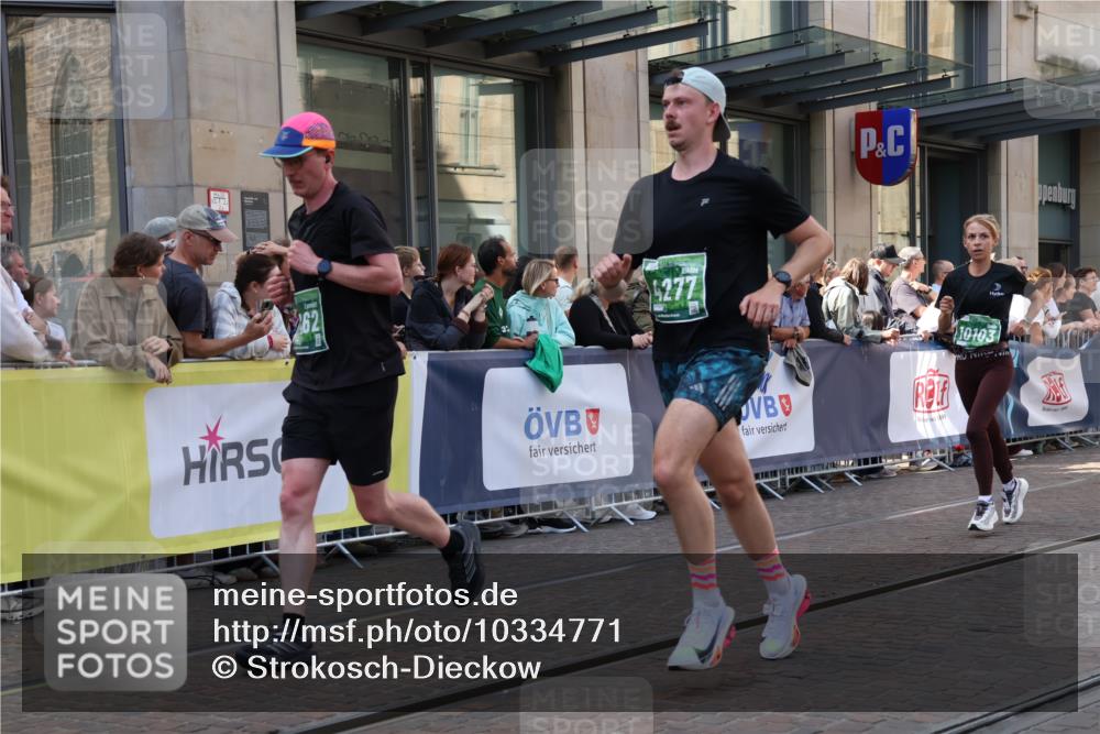 13.09.2026 - 21. swb-Marathon Bremen Strokosch-Dieckow http://msf.ph/oto/10334771 13.09.2026 13:24:30 Ziel 282, 972, 1516, 1582, 2280, 2761, 3015, 3524, 4113, 4198, 4262, 4277, 4973, 5328, 5664, 6079, 6360, 6544, 6626, 6807, 6943, 7409, 7854, 8636, 8853, 9152, 9541, 10097, 10103, 776, 789, 790, 909, 1250, 1582, 2295, 2491, 3375, 3524, 3994, 4000, 4559, 5012, 5208, 5481, 5572, 5668, 5669, 5928, 5929, 5953, 6080, 6105, 7059, 7069, 7081, 7156, 7568, 8082, 8310, 8415, 8784, 8881, 9087, 9264, 9573, 9676, 9916, 10069, 10071 meine-sportfotos.de