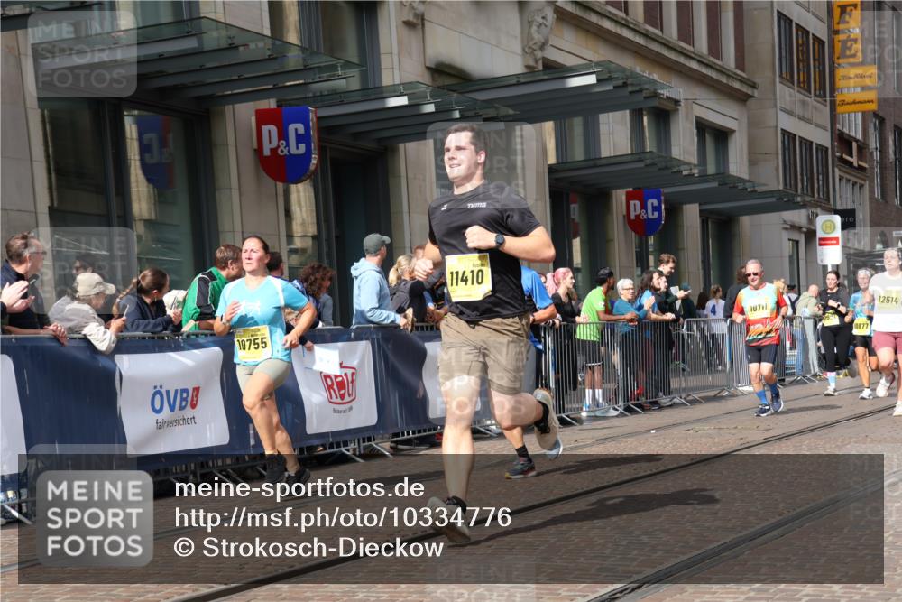 13.09.2026 - 21. swb-Marathon Bremen Strokosch-Dieckow http://msf.ph/oto/10334776 13.09.2026 11:04:23 Ziel 10160, 10198, 10283, 10315, 10481, 10711, 10729, 10755, 10855, 10856, 10877, 10940, 11006, 11114, 11272, 11364, 11366, 11395, 11518, 11592, 11705, 11757, 11761, 11991, 12005, 12420, 12493, 12495, 12498, 12500, 12502, 12563, 10182, 10245, 10291, 10390, 10516, 10526, 10613, 10671, 10672, 10726, 10755, 10912, 10913, 11214, 11215, 11221, 11248, 11318, 11336, 11410, 11539, 11720, 11726, 11740, 11909, 12001, 12009, 12103, 12113, 12276, 12929 meine-sportfotos.de