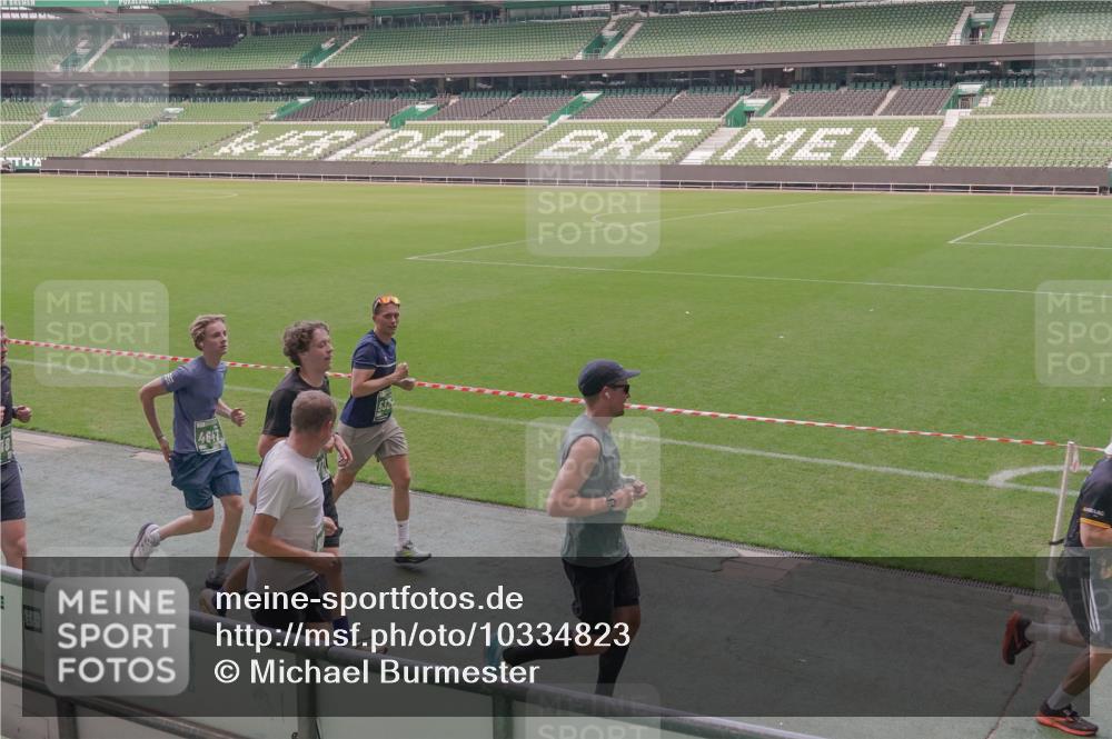 13.09.2026 - 21. swb-Marathon Bremen Michael Burmester http://msf.ph/oto/10334823 13.09.2026 13:09:01 Laufen im Stadion 164, 383, 391, 448, 532, 549, 551, 563, 625, 800, 808, 809, 813, 884, 898, 911, 1025, 1072, 1124, 1150, 1173, 1210, 1285, 1289, 1322, 1364, 1395, 1398, 1559, 1688, 1831, 1880, 1899, 2003, 2041, 2208, 2215, 2229, 2232, 2243, 2366, 2380, 2405, 2413, 2429, 2441, 2467, 2471, 2492, 2525, 2565, 2573, 2594, 2611, 2635, 2692, 2727, 2782, 2802, 2823, 2831, 2841, 2866, 2897, 2930, 2931, 2941, 3032, 3067, 3316, 3333, 3398, 3437, 3707, 3769, 3857, 109 meine-sportfotos.de