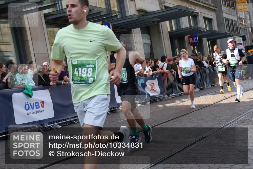 13.09.2026 - 21. swb-Marathon Bremen Strokosch-Dieckow http://msf.ph/oto/10334831 13.09.2026 13:24:32 Ziel 282, 972, 1264, 1516, 2280, 2761, 3015, 4113, 4198, 4262, 4277, 4507, 4973, 5328, 5664, 6079, 6360, 6544, 6626, 6807, 6943, 7409, 7854, 8636, 8853, 9152, 9541, 10097, 10103, 776, 789, 790, 1250, 1582, 2295, 2491, 3375, 3524, 3994, 4000, 4559, 5012, 5208, 5572, 5668, 5669, 5928, 5929, 5953, 6080, 7069, 7081, 7156, 7568, 8310, 8415, 8636, 8784, 8881, 9087, 9264, 9573, 9676, 9916, 10069, 10071, 10097 meine-sportfotos.de
